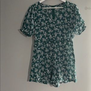 Puff sleeve floral print romper